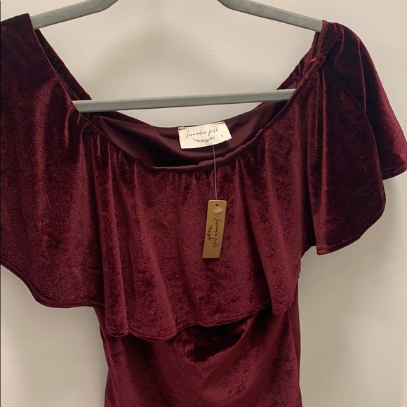 Brand new, velvet off-the-shoulder bodysuit - Picture 4 of 5